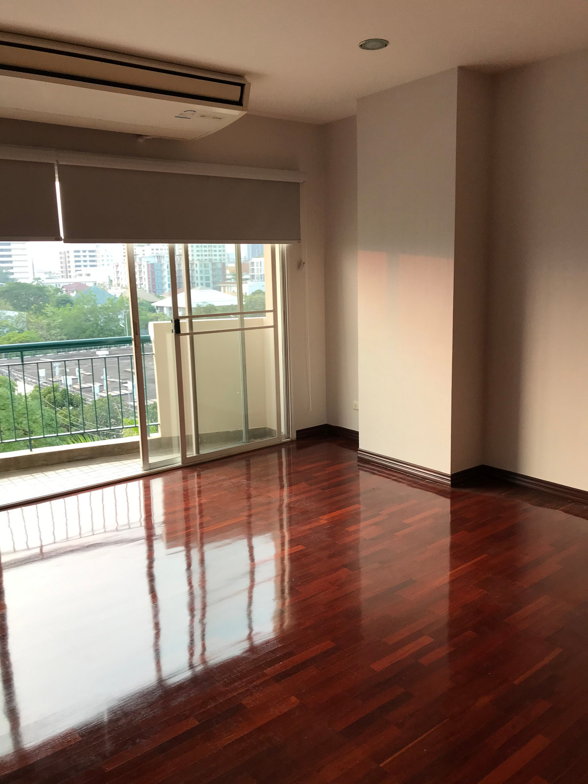 ขายคอนโดสะพานควาย จตุจักร : ขายคอนโดมิเนียมพหลโยธิน ปาร์ค ขนาด  97 ตร.ม.  ชั้น 5  ซ.พหลโยธิน 14 ราคา  6.3 ล้านบาท (คอนโด Low Rise)