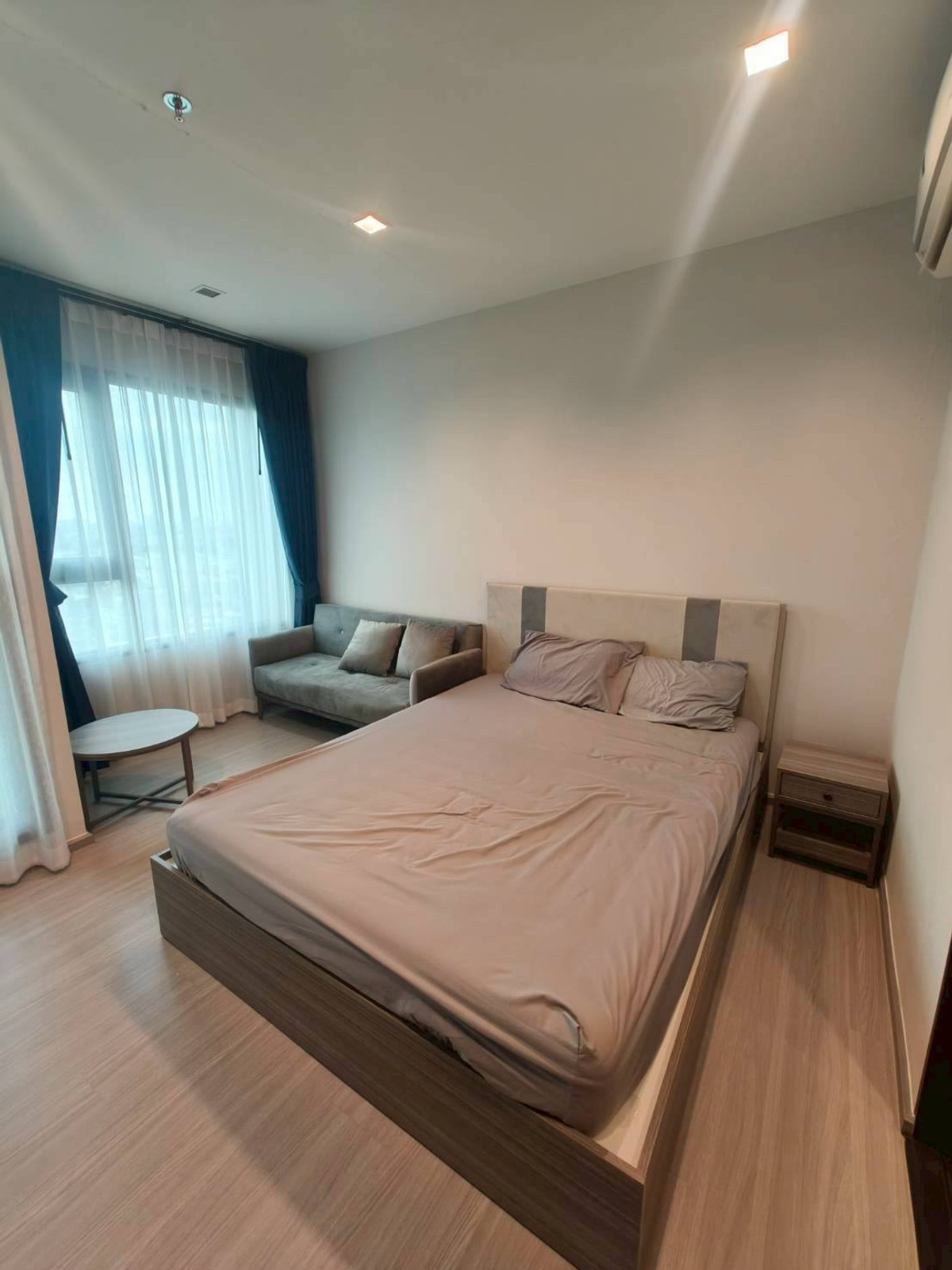 ให้เช่าคอนโดท่าพระ ตลาดพลู วุฒากาศ :  ⭐️ Life Sathorn Sierra ⭐️ ขนาด 28 ตรม. ชั้น 15 พร้อมเฟอร์นิเจอร์และเครื่องใช้ไฟฟ้าครบ