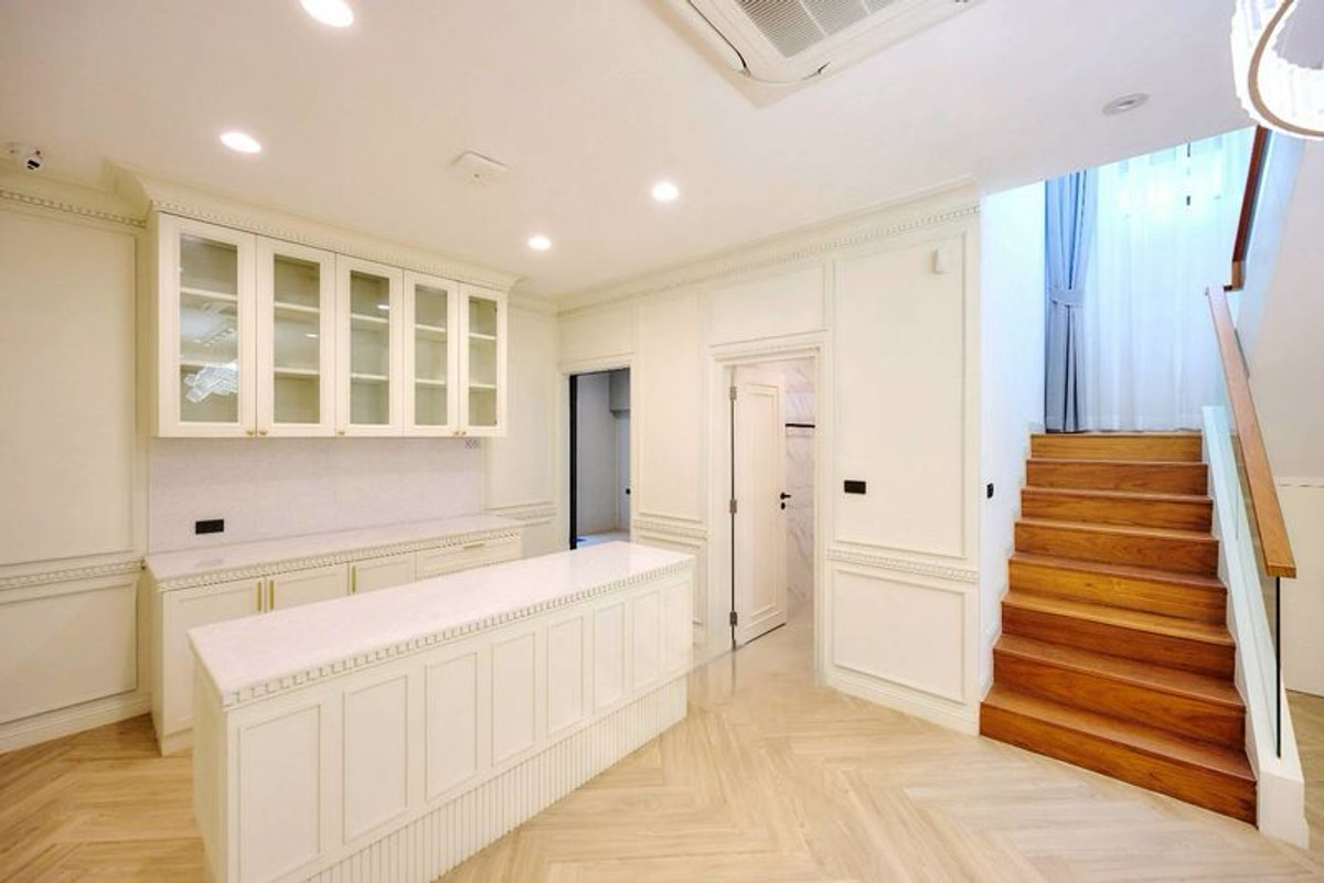 For SaleHousePinklao, Charansanitwong : Single house for sale, Setthasiri Village, Charan-Pinklao, 2 houses, largest edge, area 124.9 sq m, 7 bedrooms, complete with extensions and all built-in furniture. Bang Khun Si Subdistrict Bangkok Noi District Bangkok