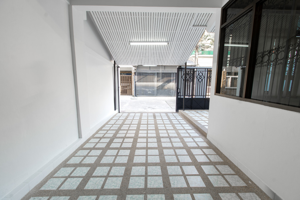 ขายทาวน์โฮมสาทร นราธิวาส : ทาวน์โฮมกลางสาทร — ทำเล Rare Item ใกล้ MRT ลุมพินี 3 ชั้น | ทำเลสาทร-พระรามสี่-ศรีบำเพ็ญ-เย็นอากาศ