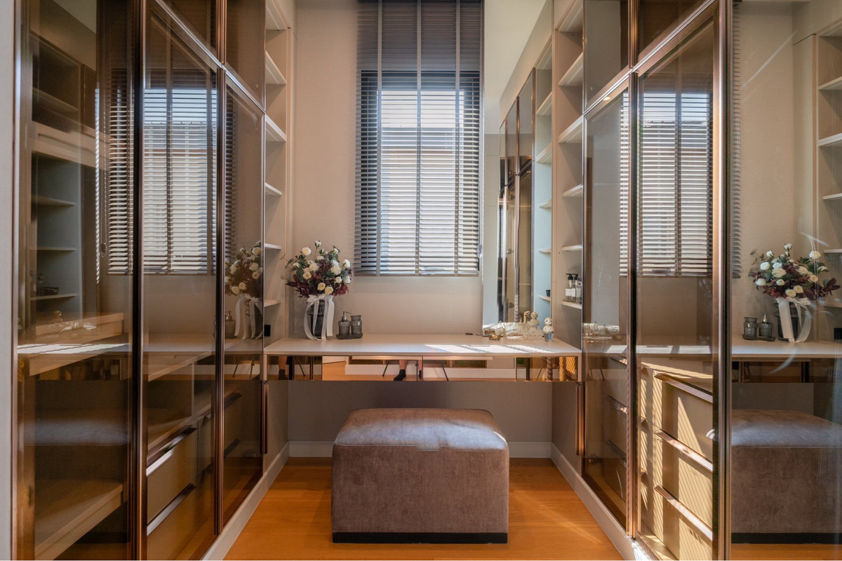 For RentHousePattanakan, Srinakarin : FOR RENT 3-storey luxury home 705sq.m. | Brand-new | Never Occupied | Private Lift 