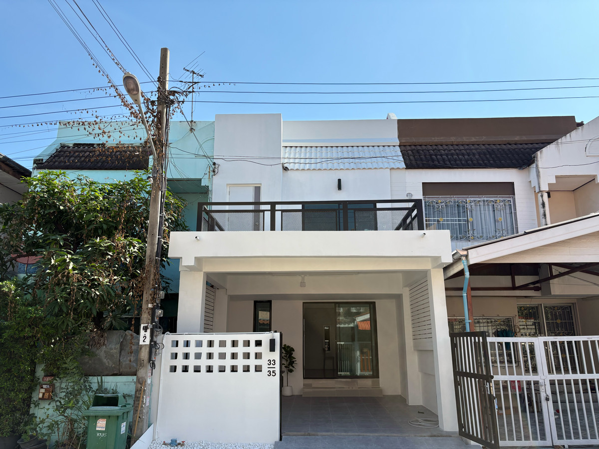 ขายทาวน์โฮมนนทบุรี บางใหญ่ บางบัวทอง :  **เจ้าของขายเอง**  𝗙𝗢𝗥 𝗦𝗔𝗟𝗘‼️ บ้านสวย ราคาถูกมาก ทาวน์เฮาส์ 2ชั้น 19 ตร.ว. 3 ห้องนอน 2 ห้องน้ำ / เข้าออกง่าย เดินทางสะดวก 🚆 เพียง 3 นาที!  ถึง สถานีสามแยกบางใหญ่ (สายสีม่วง) 