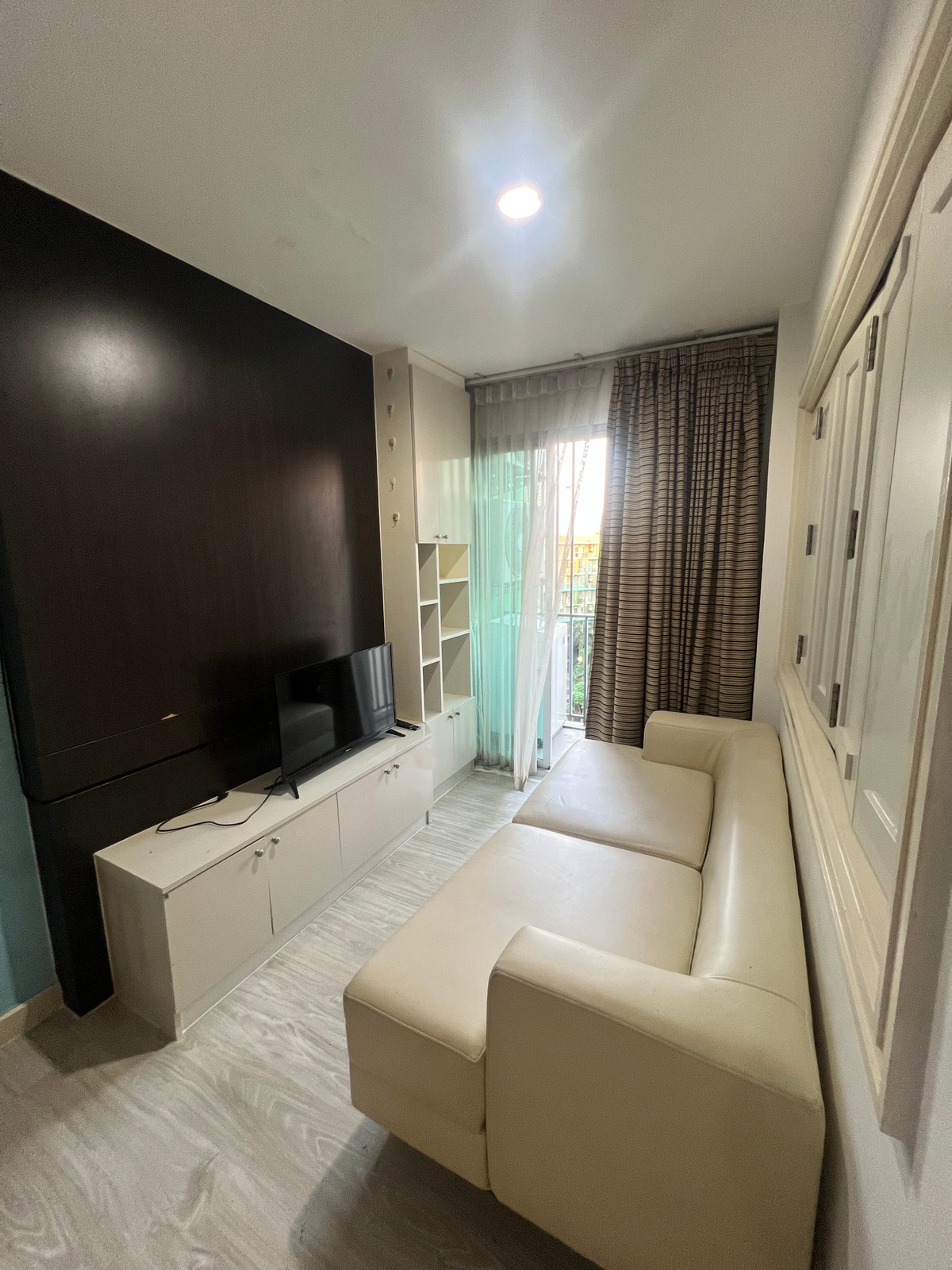 For RentCondoNawamin, Ramindra : 🎉✨ Condo for rent, Parc Exo Kaset-Nawamin, Building E, 4th floor, has a washing machine.