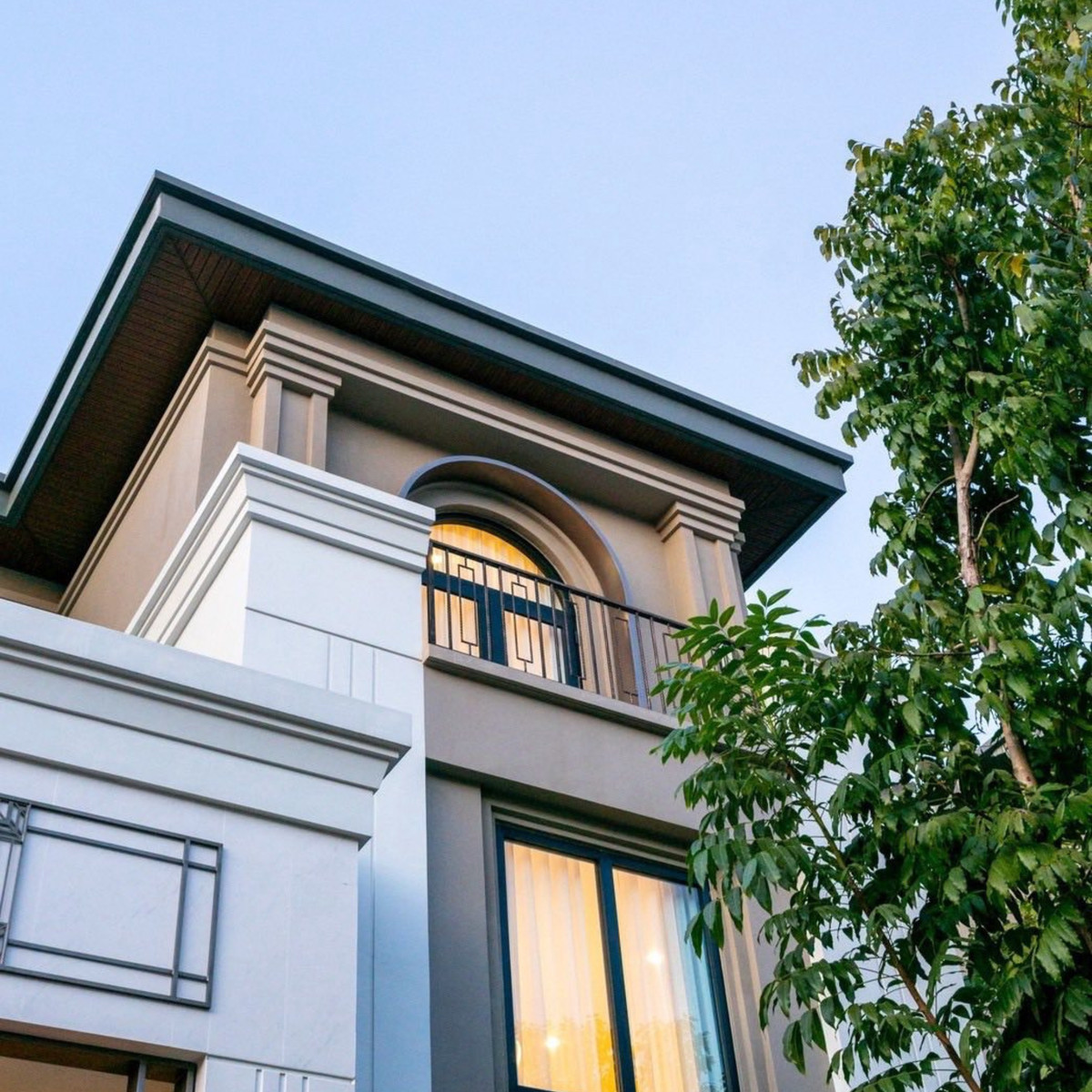 For RentHousePattanakan, Srinakarin : FOR RENT 3-storey luxury home 705sq.m. | Brand-new | Never Occupied | Private Lift 