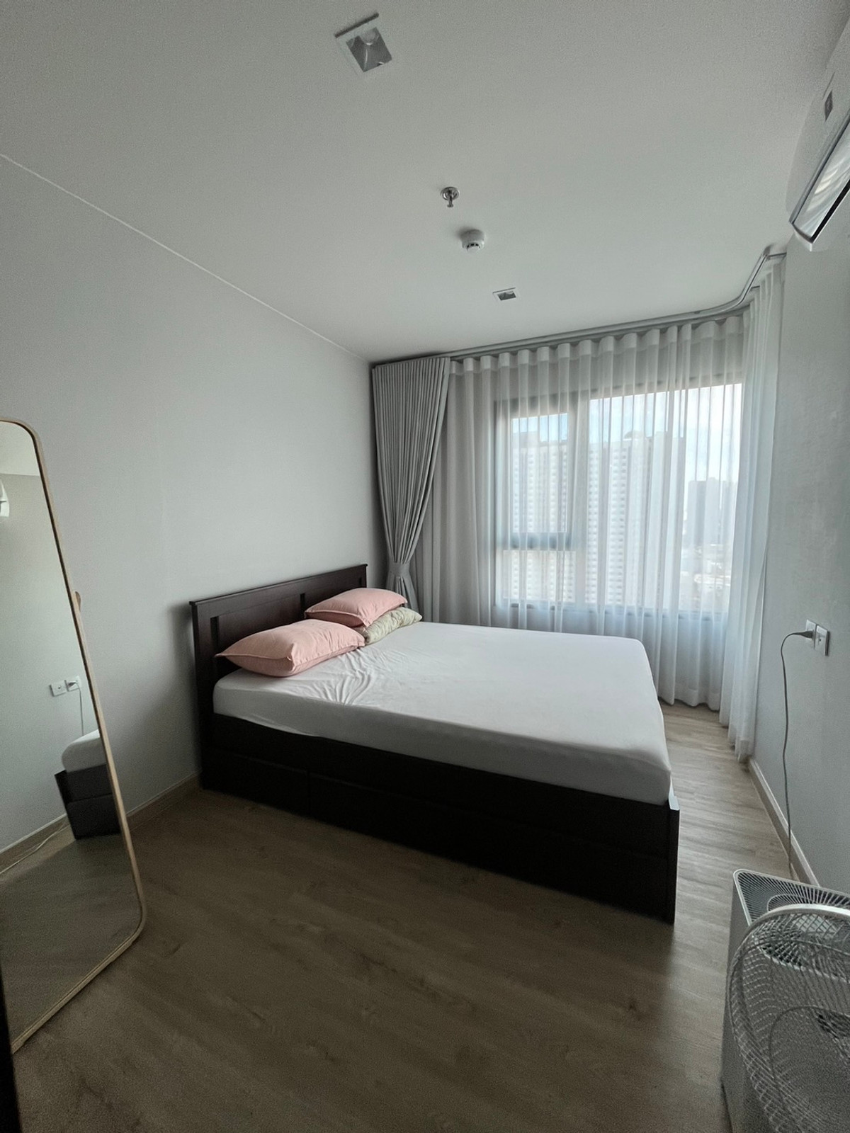 ขายคอนโดท่าพระ ตลาดพลู วุฒากาศ : ขาย Life Sathorn SIerra 1 ห้องนอน 1 ห้องทำงาน สอบถาม นัดชมได้ครับ