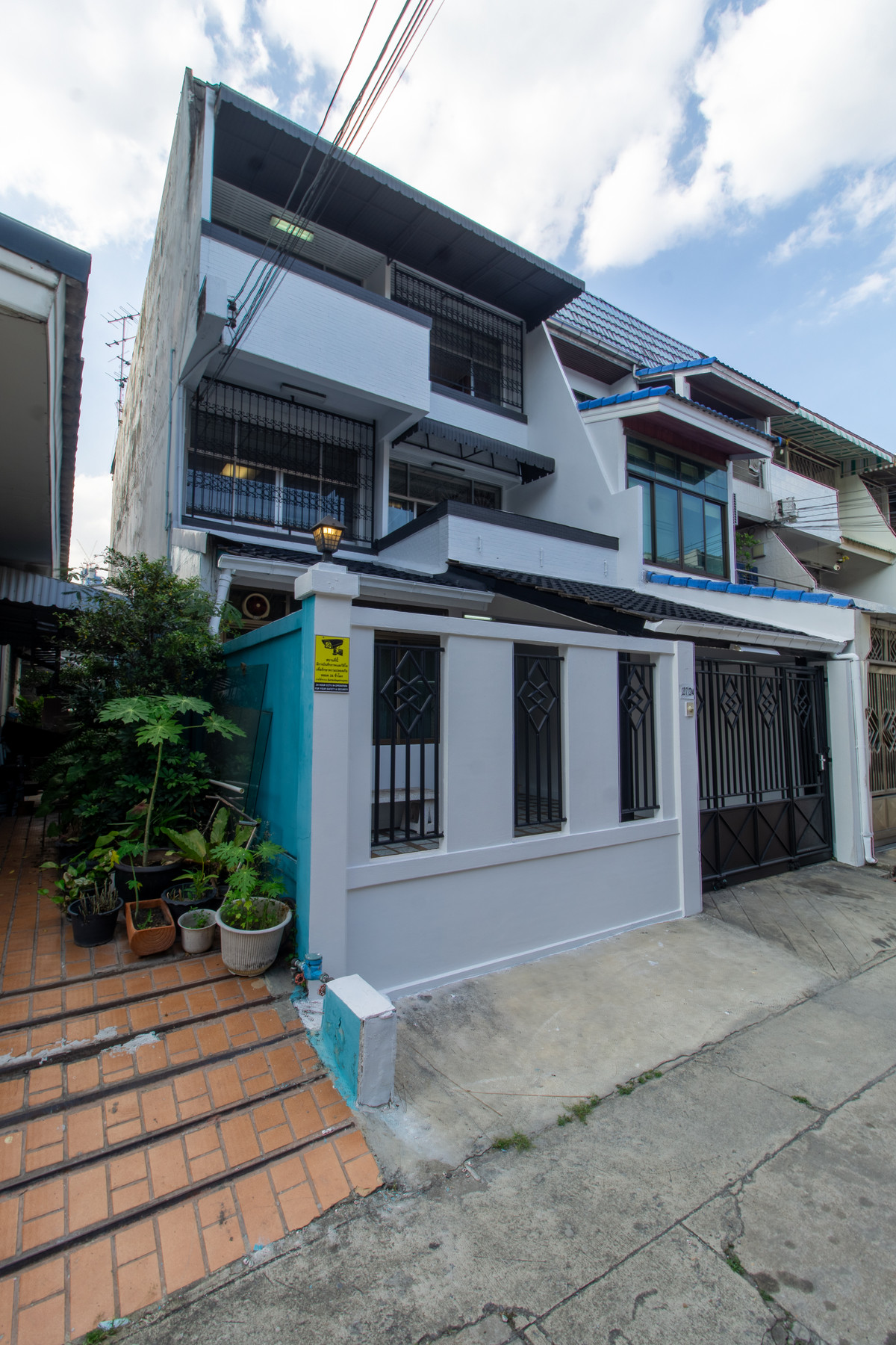 ขายทาวน์โฮมสาทร นราธิวาส : ทาวน์โฮมกลางสาทร — ทำเล Rare Item ใกล้ MRT ลุมพินี 3 ชั้น | ทำเลสาทร-พระรามสี่-ศรีบำเพ็ญ-เย็นอากาศ