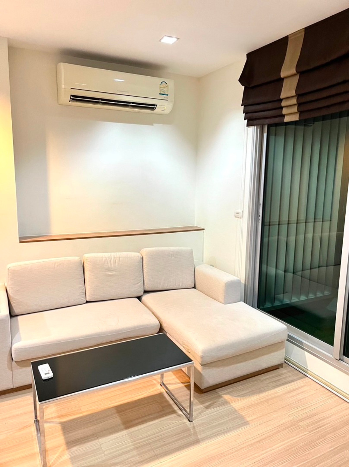 For SaleCondoRatchadapisek, Huaikwang, Suttisan : 🏡 Just one step to the MRT! 🚆 A spacious 46 sq.m. unit, comfortable like living in a home… At the best price in the building! (High floor, beautiful view, great airflow, like-new condition, ready for you to own ✨)