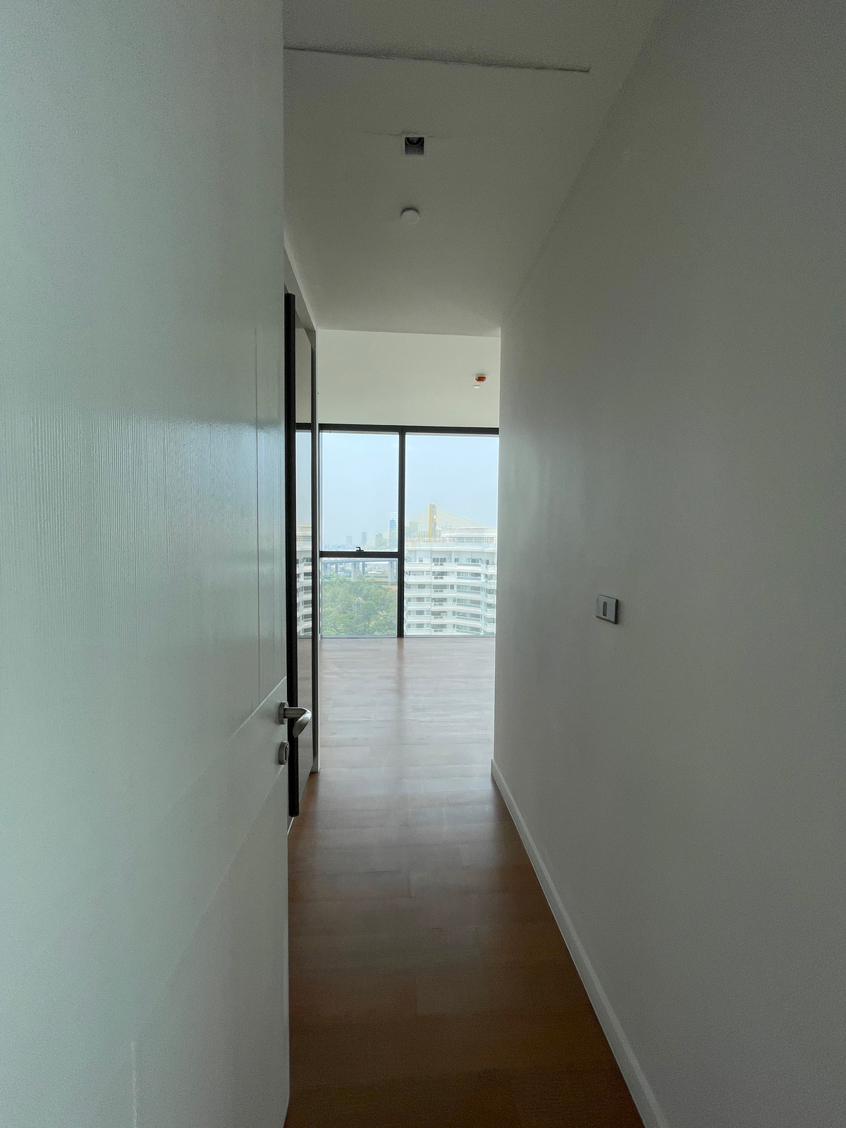 ขายคอนโดพระราม 3 สาธุประดิษฐ์ : ายคอนโดริมน้ำสุดหรู CANAPAYA RESIDENCES (คณาพญา เรสซิเดนซ์) 2 ห้องนอน 2 ห้องน้ำ  สัมผัสประสบการณ์การใช้ชีวิตเหนือระดับบนโค้งน้ำเจ้าพระยาที่สวยที่สุด พร้อมให้คุณเป็นเจ้าของยูนิตพิเศษในราคาโปรโมชั่น