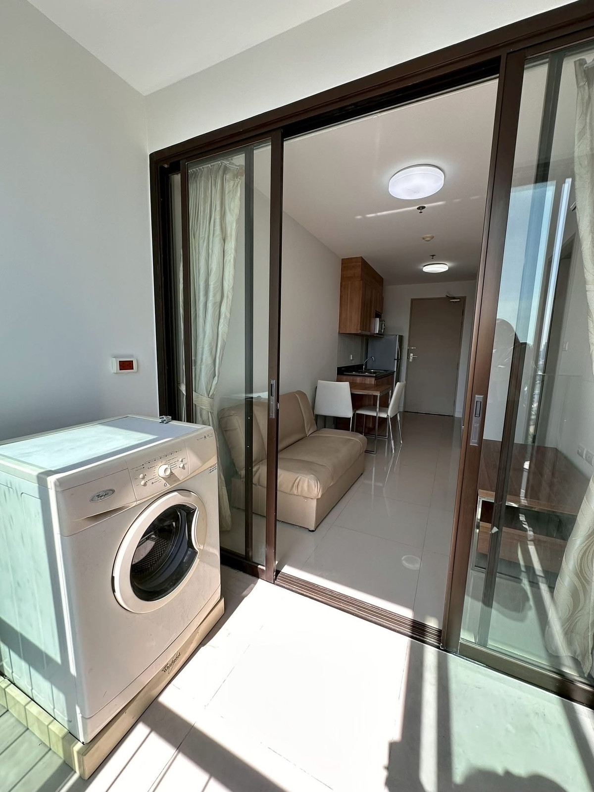 For SaleCondoLadprao, Central Ladprao : Urgent Sale ✨ IDEO Ladprao 5 ✨ South-facing, good ventilation, swimming pool view, city view, Baiyoke Tower visible, near Ladprao Intersection.