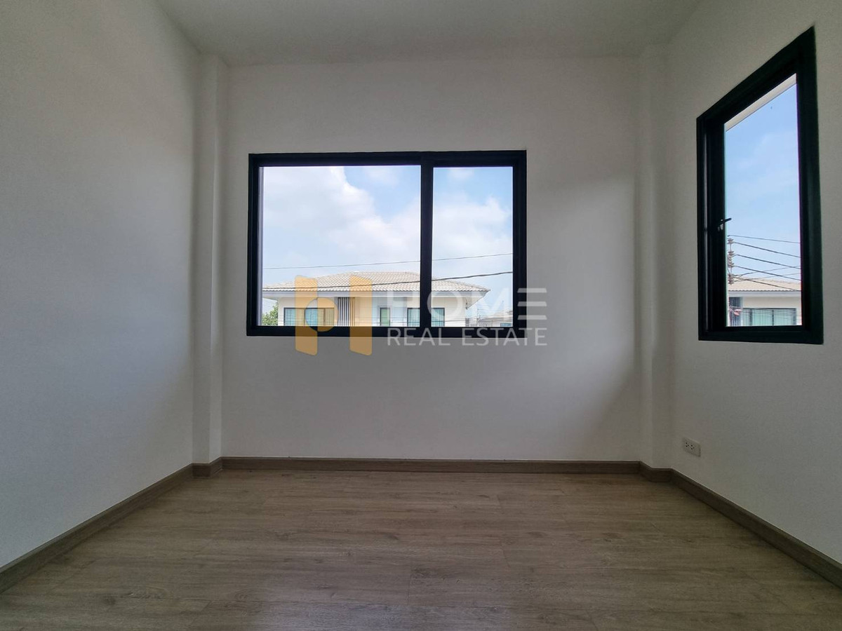 ขายบ้านพระราม 5 ราชพฤกษ์ บางกรวย : รีโนเวทใหม่ทั้งหลัง บ้านไม่ร้อน 🌳 คาซ่า วิลล์ ปิ่นเกล้า - ศรีรัช / 4 ห้องนอน (ขาย), Casa Ville Pinklao - Srirat / Detached House 4 Bedrooms (FOR SALE) AOM024