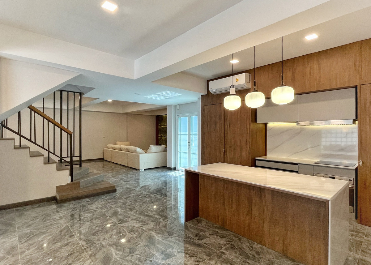 ให้เช่าโฮมออฟฟิศสุขุมวิท อโศก ทองหล่อ : 🏡 ให้เช่าบ้าน/โฮมออฟฟิศหลังใหญ่ ทำเลใจกลางเมือง ซอยทองหล่อ 25  ✅ Pet-Friendly | ✅ ทำโฮมออฟฟิศ/จดทะเบียนบริษัทได้ | ✅ พร้อมเข้าอยู่