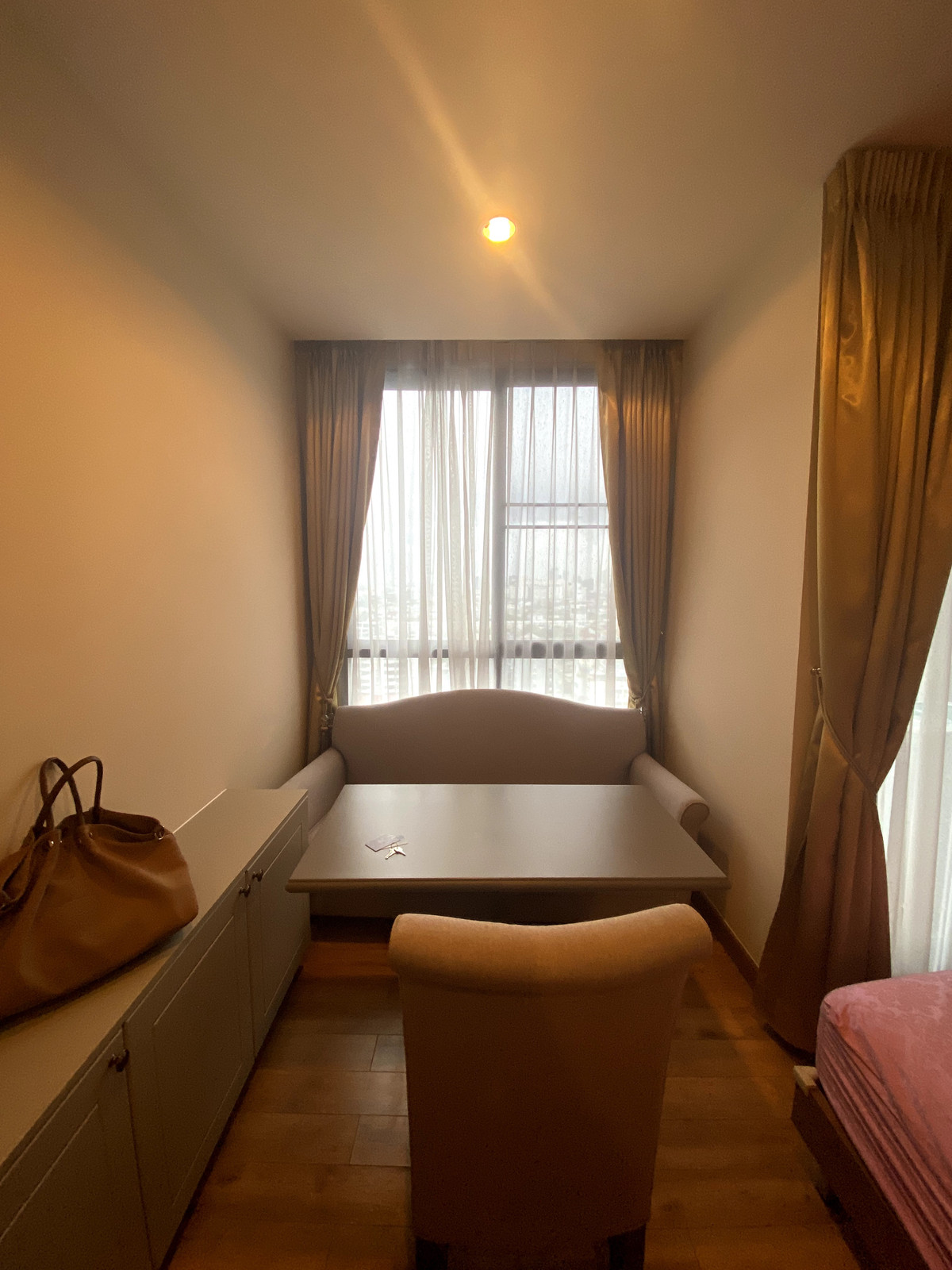 ขายคอนโดสะพานควาย จตุจักร : ชายด่วน ราคาดีที่สุดในคอนโด "The Editor" ติดบีทีเอสสะพานควาย 0 เมตร ห้องตำแหน่งหายาก 1 ห้องนอน 1 ห้องน้ำ 28 ตร.ม วิวดี ไม่บล๊อก เพียง 3.5 ล้านเท่านั้น