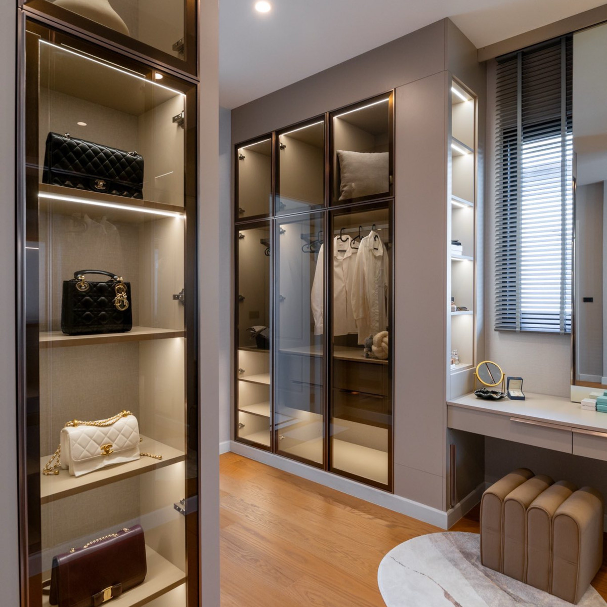 For RentHousePattanakan, Srinakarin : FOR RENT 3-storey luxury home 705sq.m. | Brand-new | Never Occupied | Private Lift 