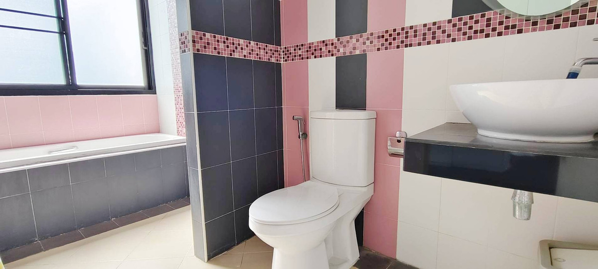 ขายบ้านระยอง : ด่วน 🏠ขายบ้านเดี่ยว 2 ชั้น พท. 83 ตร.ว หมู่บ้านรุ่งเรืองเพลส ใกล้เซ็นทรัลระยอง 2 กม. และหาดแม่รำพึง 20 กม. เหมาะสุดๆ สำหรับบ้านพักตากอากาศครอบครัวใหญ่