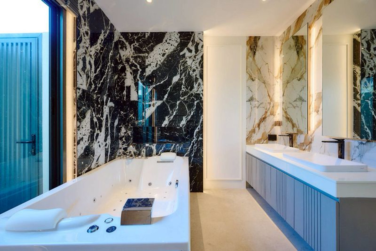 For SaleHousePinklao, Charansanitwong : Single house for sale, Setthasiri Village, Charan-Pinklao, 2 houses, largest edge, area 124.9 sq m, 7 bedrooms, complete with extensions and all built-in furniture. Bang Khun Si Subdistrict Bangkok Noi District Bangkok