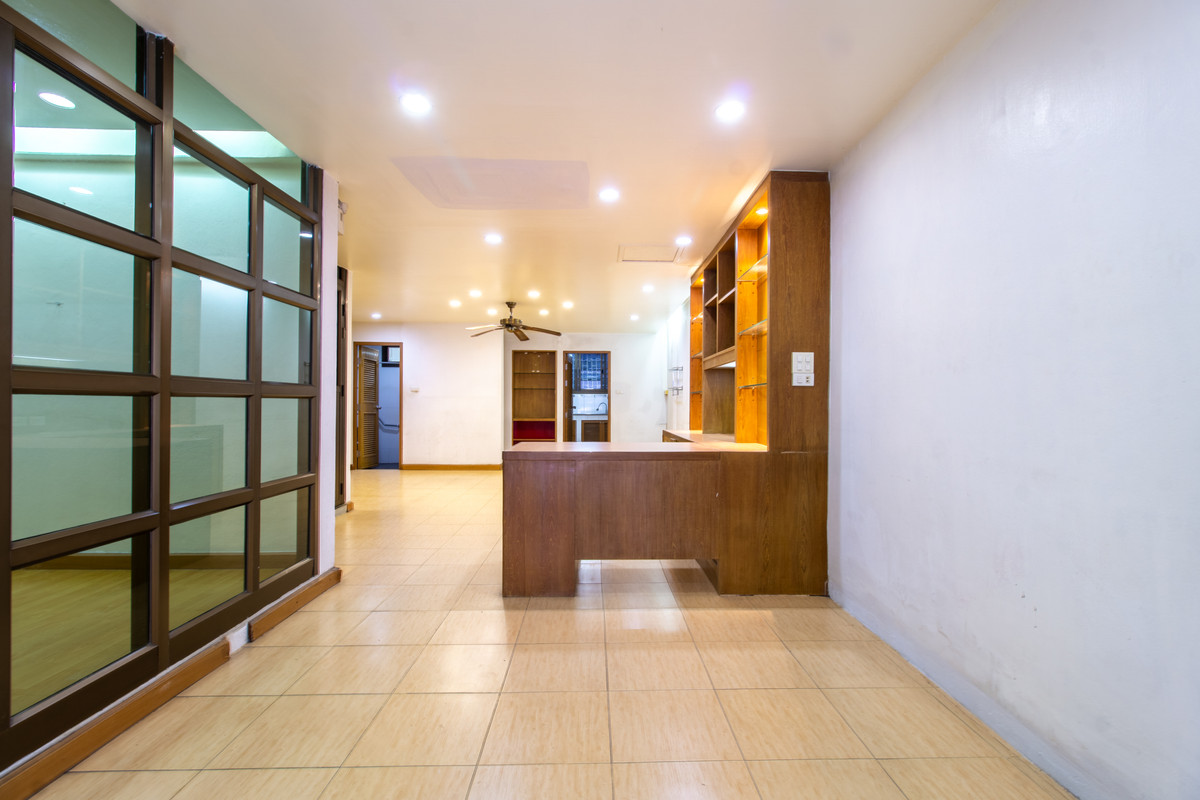 ขายทาวน์โฮมสาทร นราธิวาส : ทาวน์โฮมกลางสาทร — ทำเล Rare Item ใกล้ MRT ลุมพินี 3 ชั้น | ทำเลสาทร-พระรามสี่-ศรีบำเพ็ญ-เย็นอากาศ