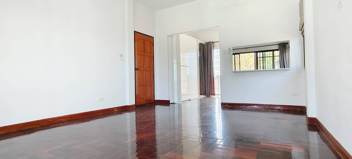 ขายบ้านระยอง : ด่วน 🏠ขายบ้านเดี่ยว 2 ชั้น พท. 83 ตร.ว หมู่บ้านรุ่งเรืองเพลส ใกล้เซ็นทรัลระยอง 2 กม. และหาดแม่รำพึง 20 กม. เหมาะสุดๆ สำหรับบ้านพักตากอากาศครอบครัวใหญ่