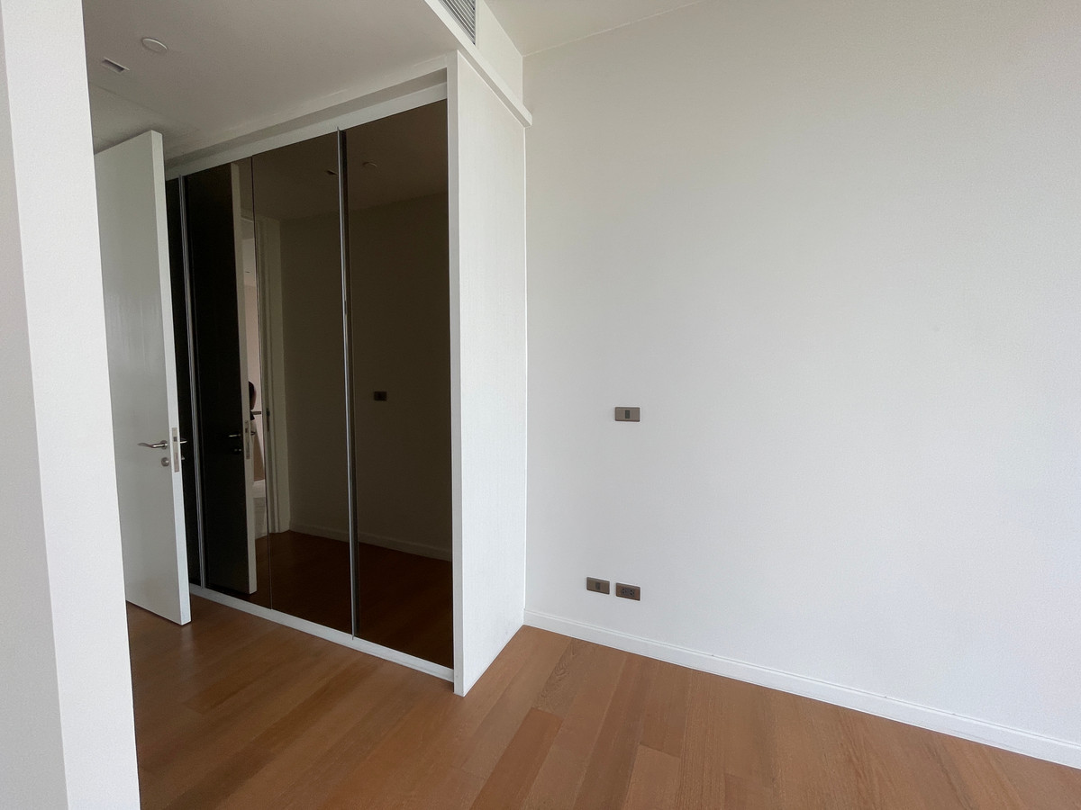 ขายคอนโดพระราม 3 สาธุประดิษฐ์ : ายคอนโดริมน้ำสุดหรู CANAPAYA RESIDENCES (คณาพญา เรสซิเดนซ์) 2 ห้องนอน 2 ห้องน้ำ  สัมผัสประสบการณ์การใช้ชีวิตเหนือระดับบนโค้งน้ำเจ้าพระยาที่สวยที่สุด พร้อมให้คุณเป็นเจ้าของยูนิตพิเศษในราคาโปรโมชั่น