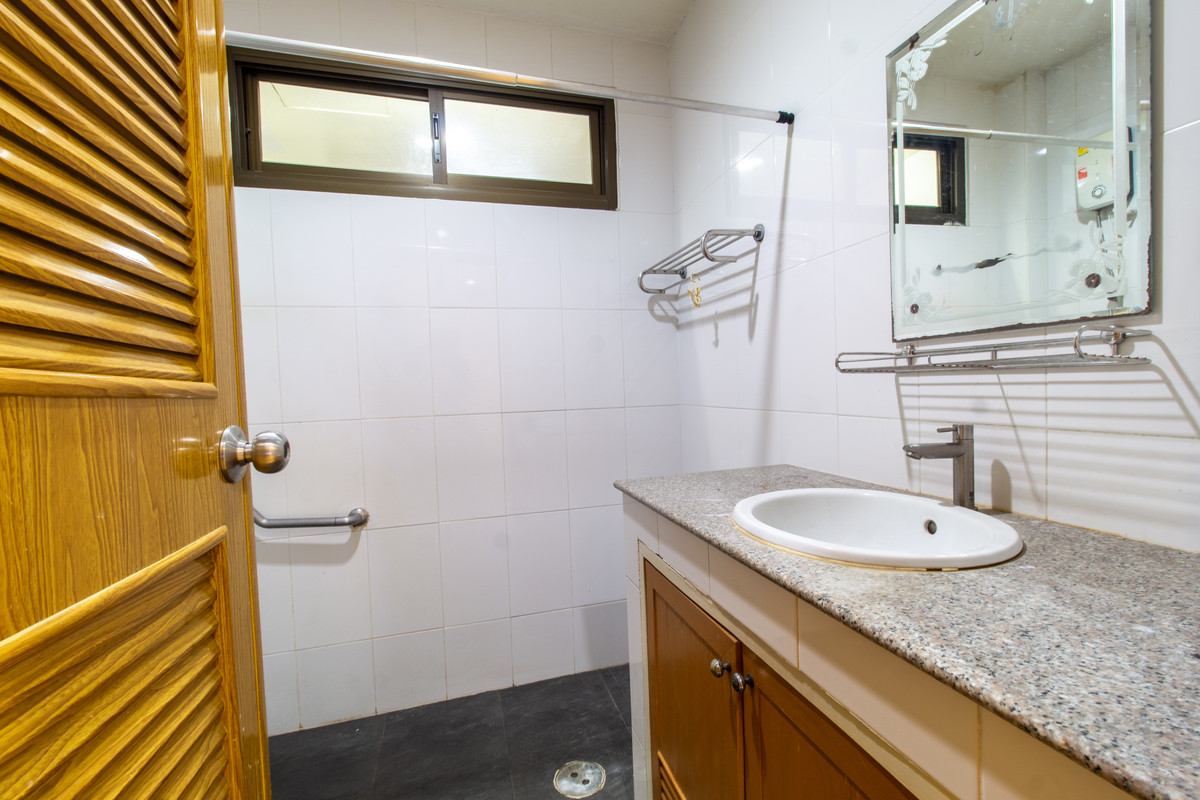 ขายทาวน์โฮมสาทร นราธิวาส : ทาวน์โฮมกลางสาทร — ทำเล Rare Item ใกล้ MRT ลุมพินี 3 ชั้น | ทำเลสาทร-พระรามสี่-ศรีบำเพ็ญ-เย็นอากาศ