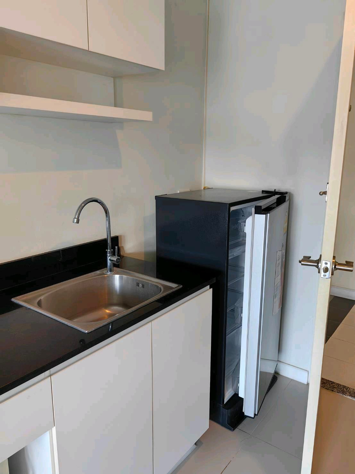 ขายคอนโดเลียบทางด่วนรามอินทรา : ขายด่วน ขายถูก ขายพร้อมผู้เช่า