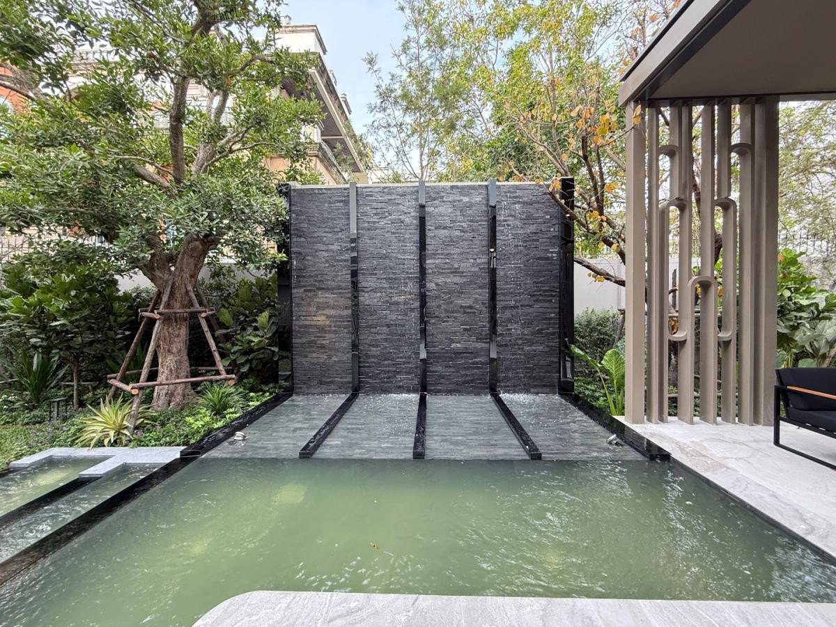 ขายบ้านแจ้งวัฒนะ เมืองทอง : 🔥 ดีลลับส่งท้ายปี ส่วนลด 10 ล้าน 👑 คฤหาสน์หลังใหญ่ที่สุด  พร้อมสระว่ายน้ำและลิฟต์ส่วนตัว นิยามใหม่แห่งการอยู่อาศัยที่สะท้อนความสำเร็จ