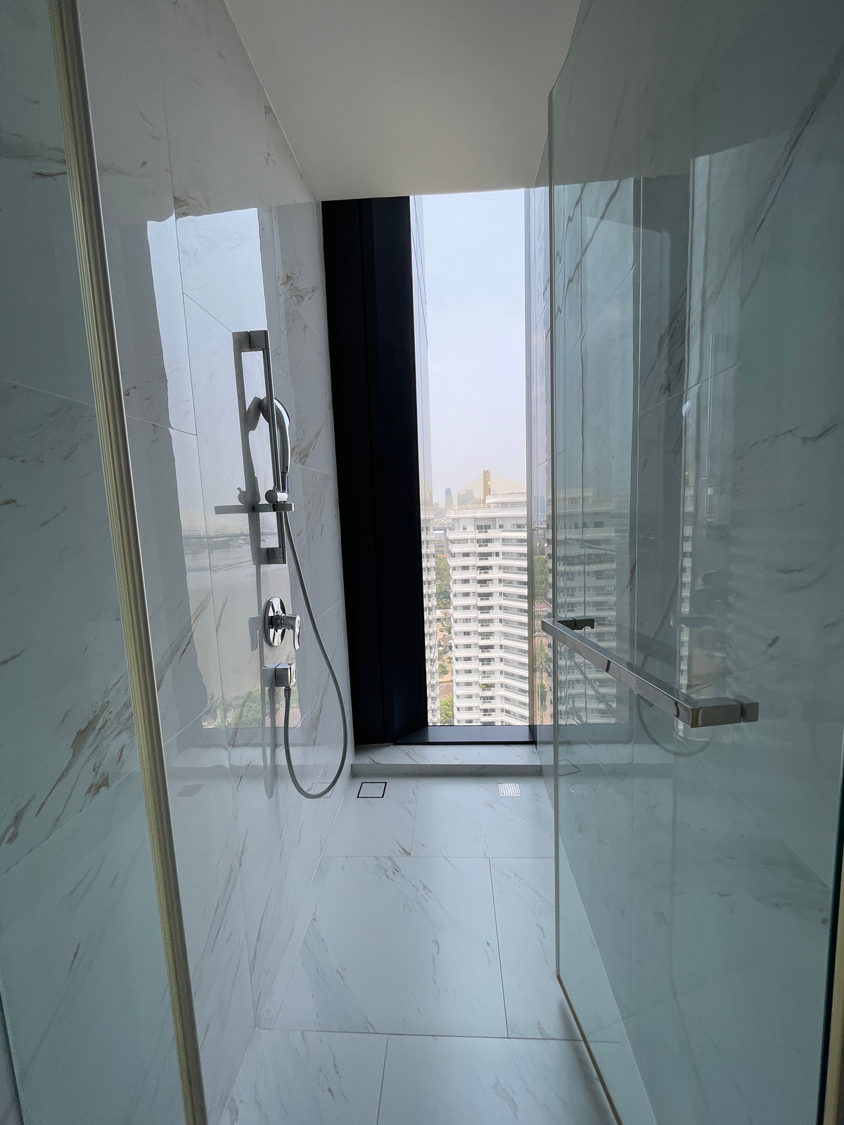 ขายคอนโดพระราม 3 สาธุประดิษฐ์ : ายคอนโดริมน้ำสุดหรู CANAPAYA RESIDENCES (คณาพญา เรสซิเดนซ์) 2 ห้องนอน 2 ห้องน้ำ  สัมผัสประสบการณ์การใช้ชีวิตเหนือระดับบนโค้งน้ำเจ้าพระยาที่สวยที่สุด พร้อมให้คุณเป็นเจ้าของยูนิตพิเศษในราคาโปรโมชั่น