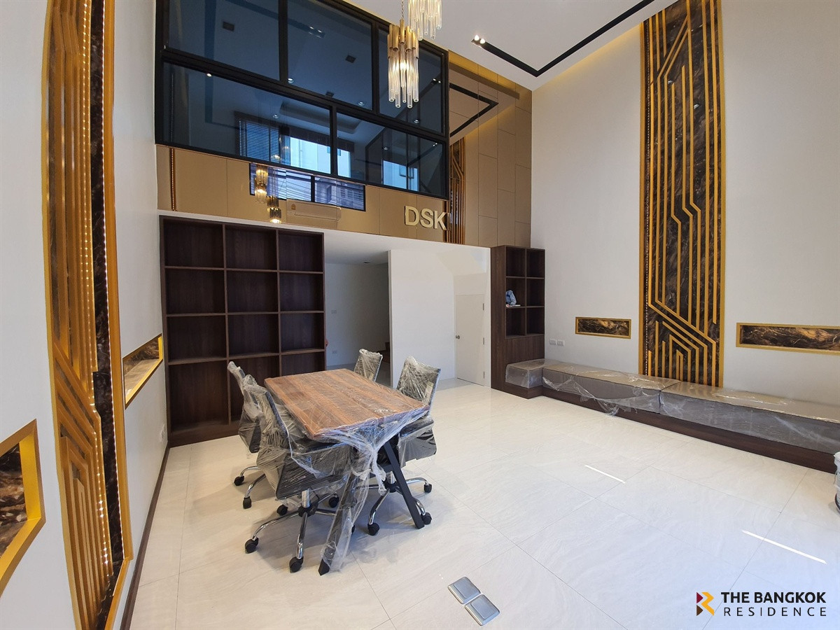 ให้เช่าทาวน์โฮมเกษตร นวมินทร์ ลาดปลาเค้า :  District Ekkamai-Ramintra 💎 ดีไซน์ Modern Luxury ตกแต่งบิ้วอินทั้งหลัง 💖 