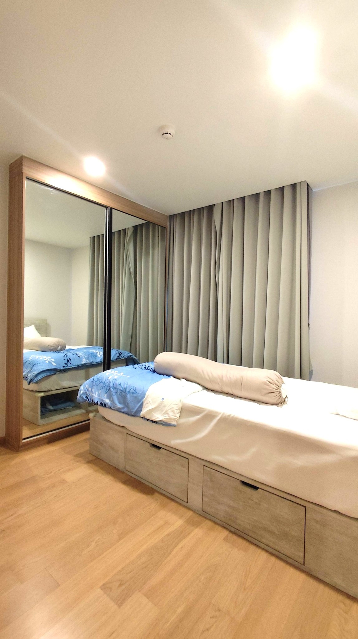 For RentCondoWitthayu, Chidlom, Langsuan, Ploenchit : For Rent: Na Vara Residence, 48,000 THB [NCr251251]