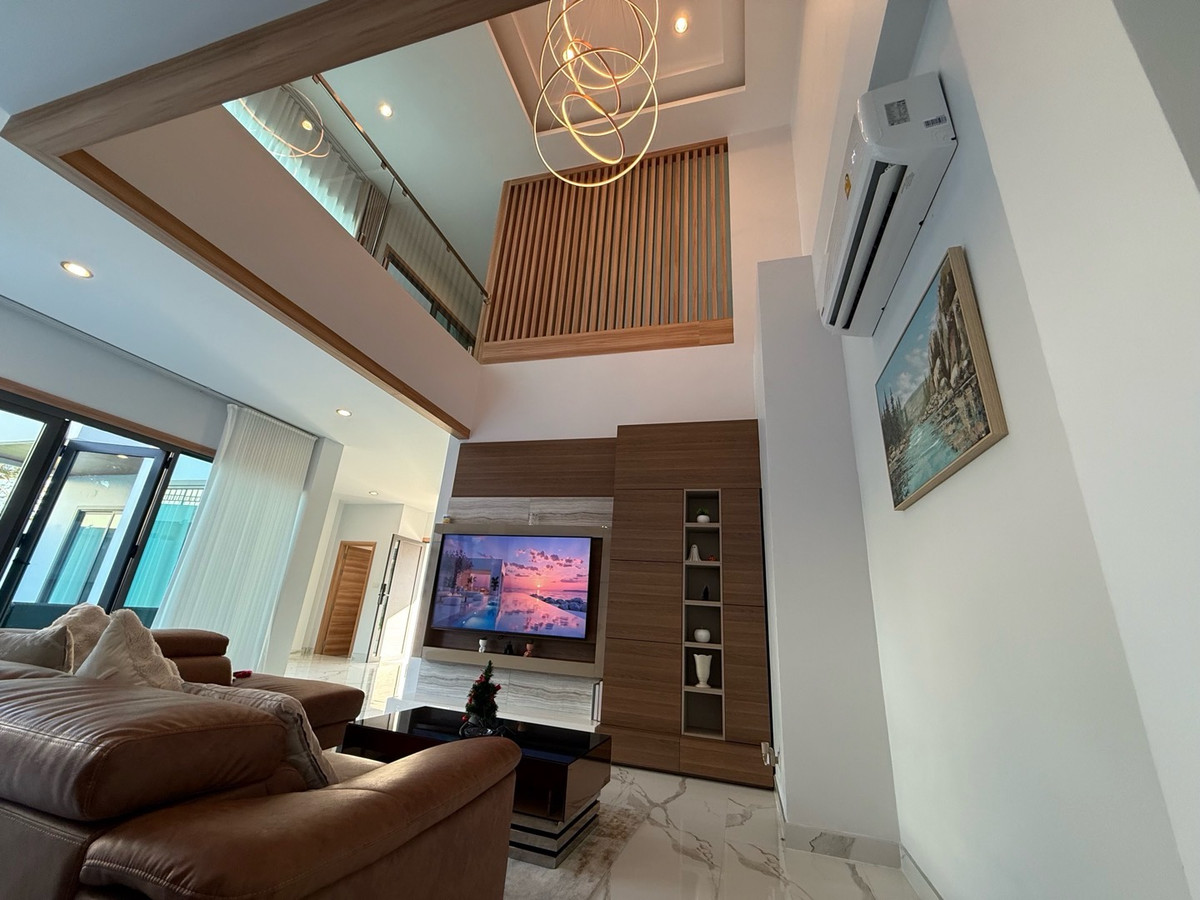 ภูเก็ต : โมเดิร์นพูลวิลล่า 4 ห้องนอน ให้เช่า/ขาย