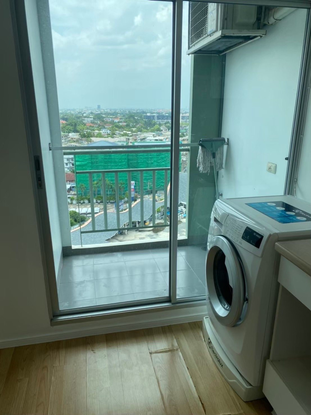 For RentCondoOnnut, Udomsuk : P-2915 room ready to move in Complete electrical appliances, LPN Sukhumvit 77/2, city view, front building, near 7-11.