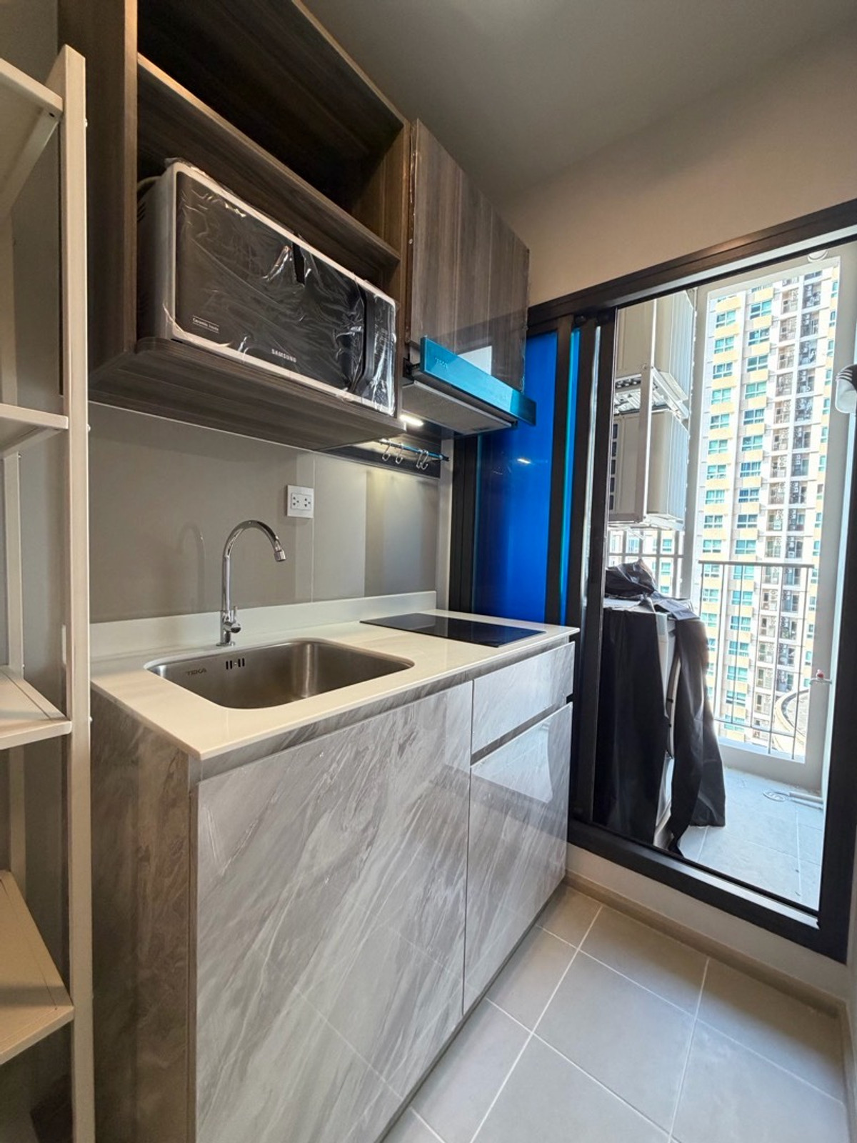 For RentCondoOnnut, Udomsuk : ♥️🩶New condo, new room, first stay, Aspire On Nut Station, next to BTS On Nut, near Lotus On Nut, good location next to Sukhumvit Road, convenient travel, easy to find food.