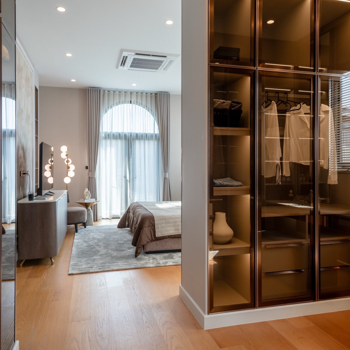 For RentHousePattanakan, Srinakarin : FOR RENT 3-storey luxury home 705sq.m. | Brand-new | Never Occupied | Private Lift 