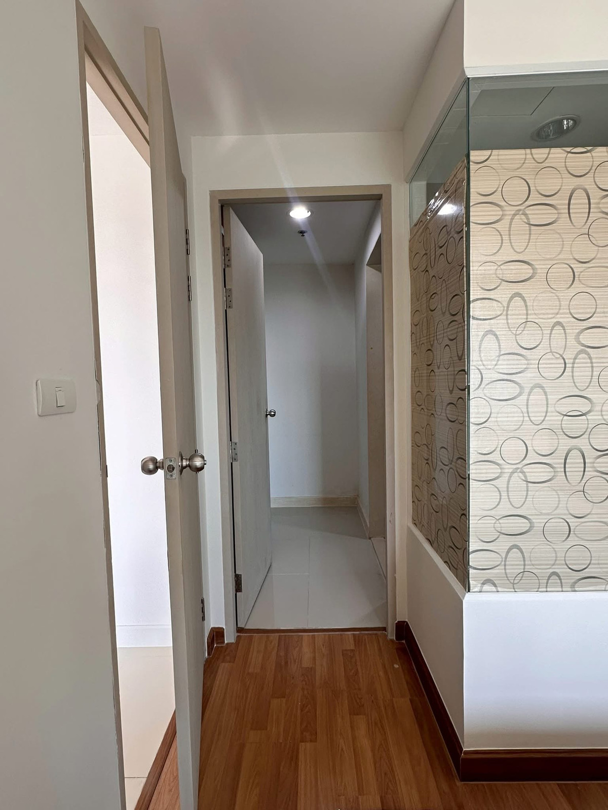 For SaleCondoLadprao, Central Ladprao : Urgent Sale ✨ IDEO Ladprao 5 ✨ South-facing, good ventilation, swimming pool view, city view, Baiyoke Tower visible, near Ladprao Intersection.