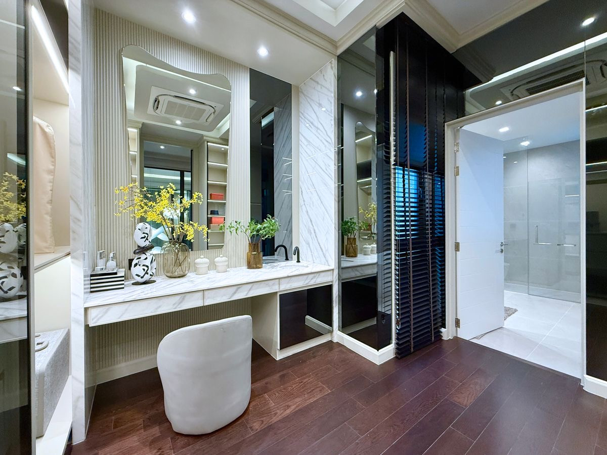 For SaleHouseChaengwatana, Muangthong : 👑 A legendary secret deal with an 11-million THB discount‼️ Exclusive to only 38 families, in the Don Mueang–Chaeng Watthana location