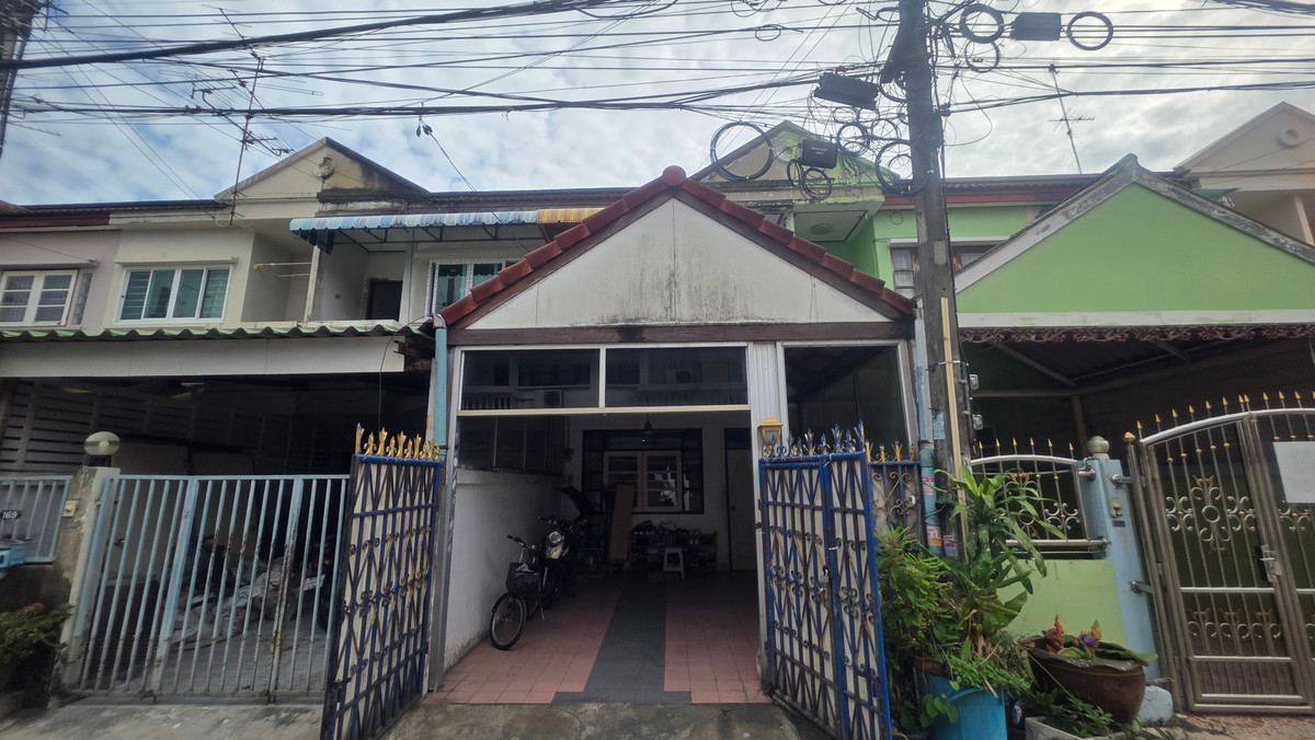 ขายทาวน์โฮมบางซื่อ วงศ์สว่าง เตาปูน : บ้านกลางสวน ซอยกรุงเทพ-นนท์ 1 ซอยสวัสดิกิจ ต่อเติมครบ ทำเลดีใกล้รถไฟฟ้า