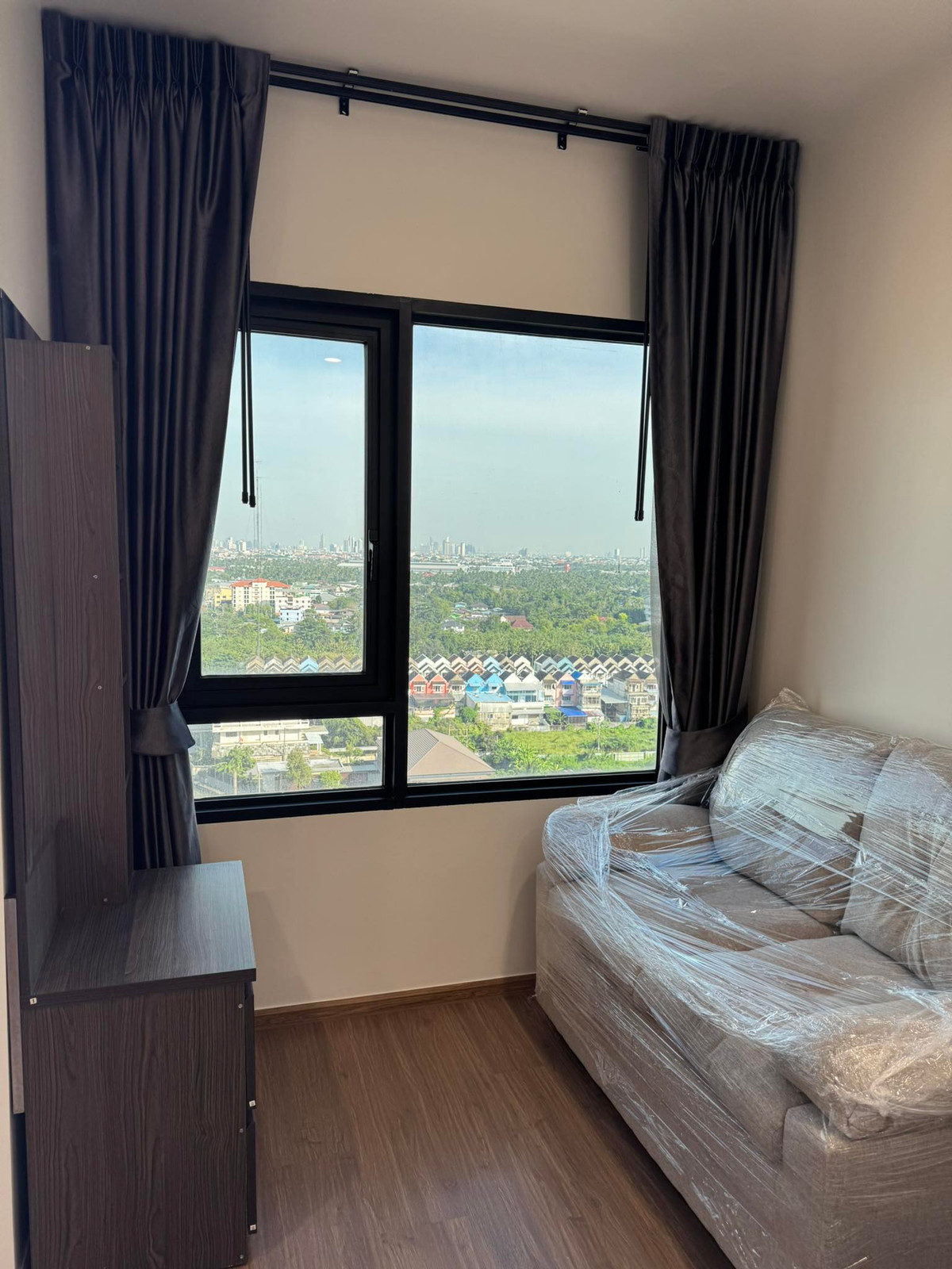 For RentCondoBang kae, Phetkasem : ⭐️ The Livin Phetkasem ⭐️ Room size 24 sq m. New room, corner room, 14th floor, complete furniture and electrical appliances.