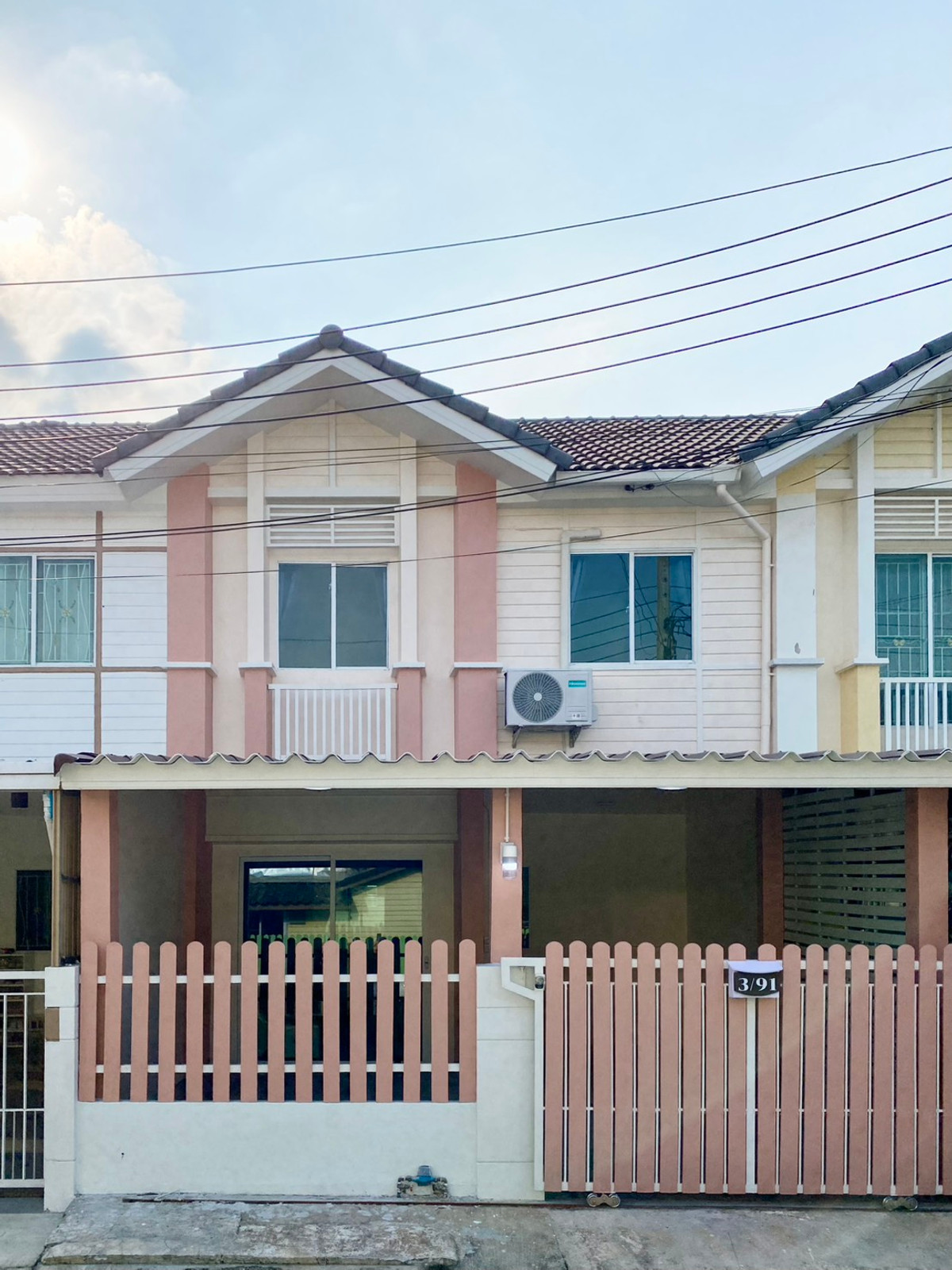 ขายทาวน์โฮมพระราม 2 บางขุนเทียน : ขายด่วนทาวน์โฮม 2 ชั้น รีโนเวทพร้อมอยู่ โครงการพฤกษาวิลล์ 53/2  สะแกงาม-พระราม2 จังหวัดกรุงเทพมหานคร 