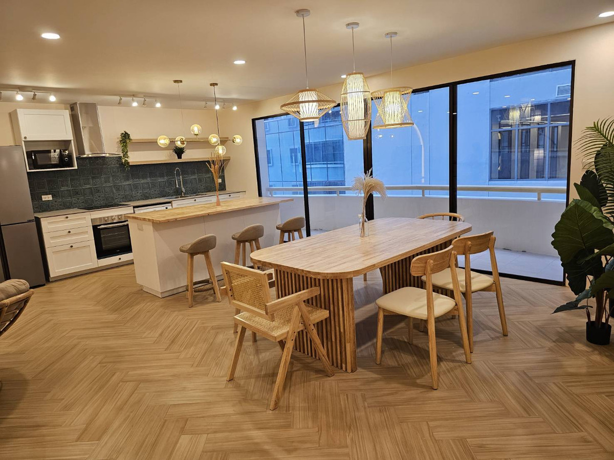 ให้เช่าคอนโดสุขุมวิท อโศก ทองหล่อ : Le Premier 1 3 bedroom for rent 