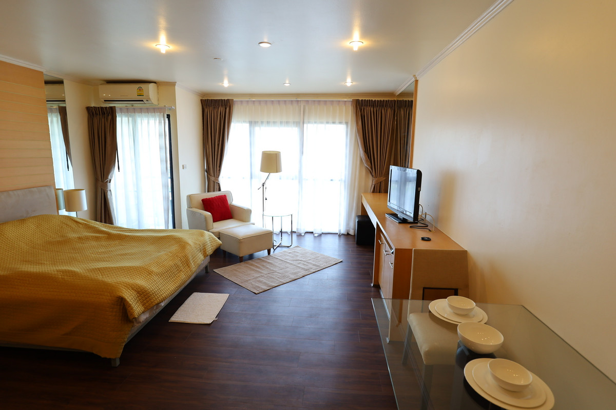 For RentCondoSathorn, Narathiwat : For rent, Sathorn Garden, very beautiful room, decorated in a classic style, city view, very livable.