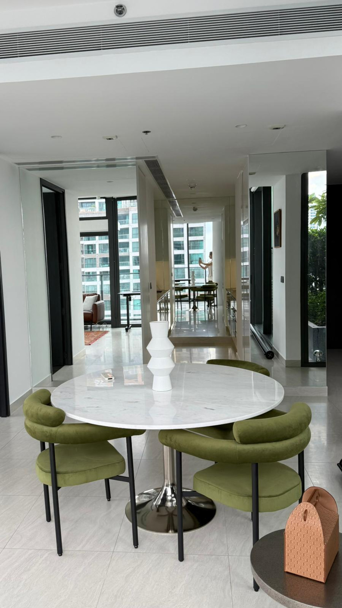 ขายคอนโดสาทร นราธิวาส :  2 ห้องนอนที่ Tait Sathorn 12 , Contact 062-496-6454