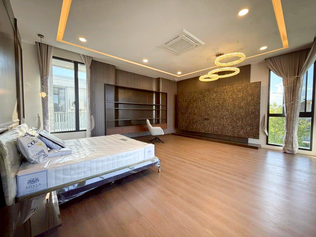 ให้เช่าบ้านลาดกระบัง สุวรรณภูมิ : VIVE New Krungthep Kreetha บ้านหรู 3 ชั้น พร้อมสระว่ายน้ำส่วนตัว ใกล้โรงเรียนนานาชาติ Please call: 062-496-6454