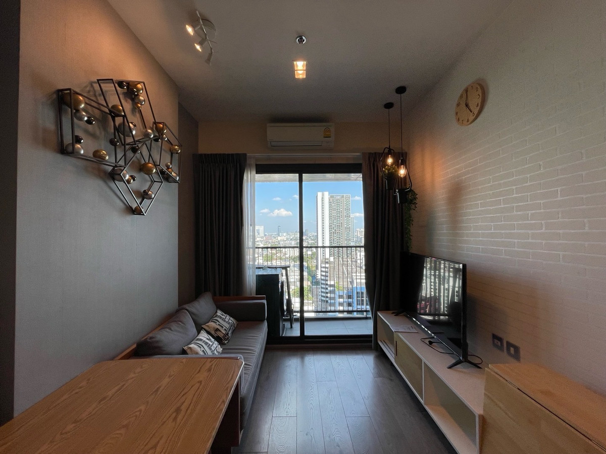 ให้เช่าคอนโดลาดพร้าว เซ็นทรัลลาดพร้าว : ห้องสวยมาก 17,000 เท่านั้น Whizdom Avenue รัชดา-ลาดพร้าว แบบ 1 นอน 35sqm ติด mrt ลาดพร้าว 064-6696546 มินนี่ 