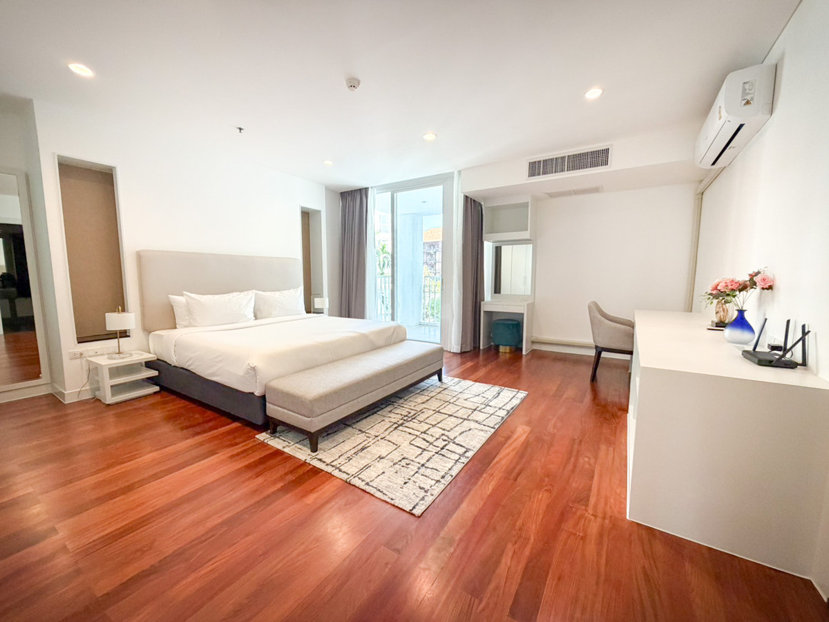 For RentSukhumvit, Asoke, Thonglor : Shama Ekamai Soi 8 Spacious 3-Bedroom Residence in the Heart of Ekamai Please call: 062-496-6454