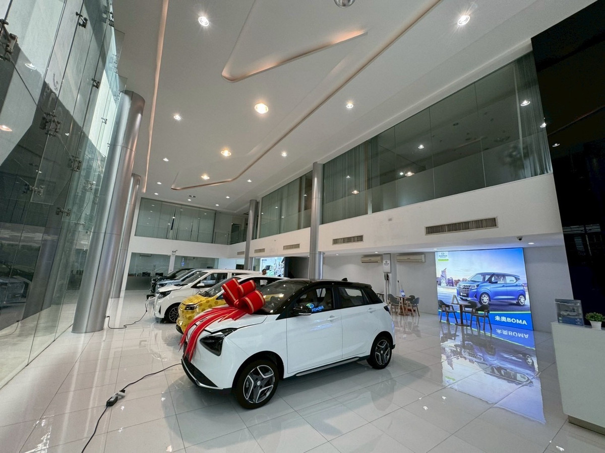 For RentShowroomRama9, Petchburi, RCA : 📌Car Showroom for rent, Rama 9 location  able to do business Pilates,Fitness,Clinic