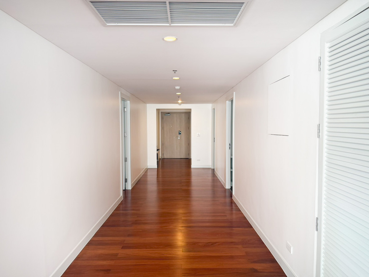 For RentSukhumvit, Asoke, Thonglor : Shama Ekamai Soi 8 Spacious 3-Bedroom Residence in the Heart of Ekamai Please call: 062-496-6454