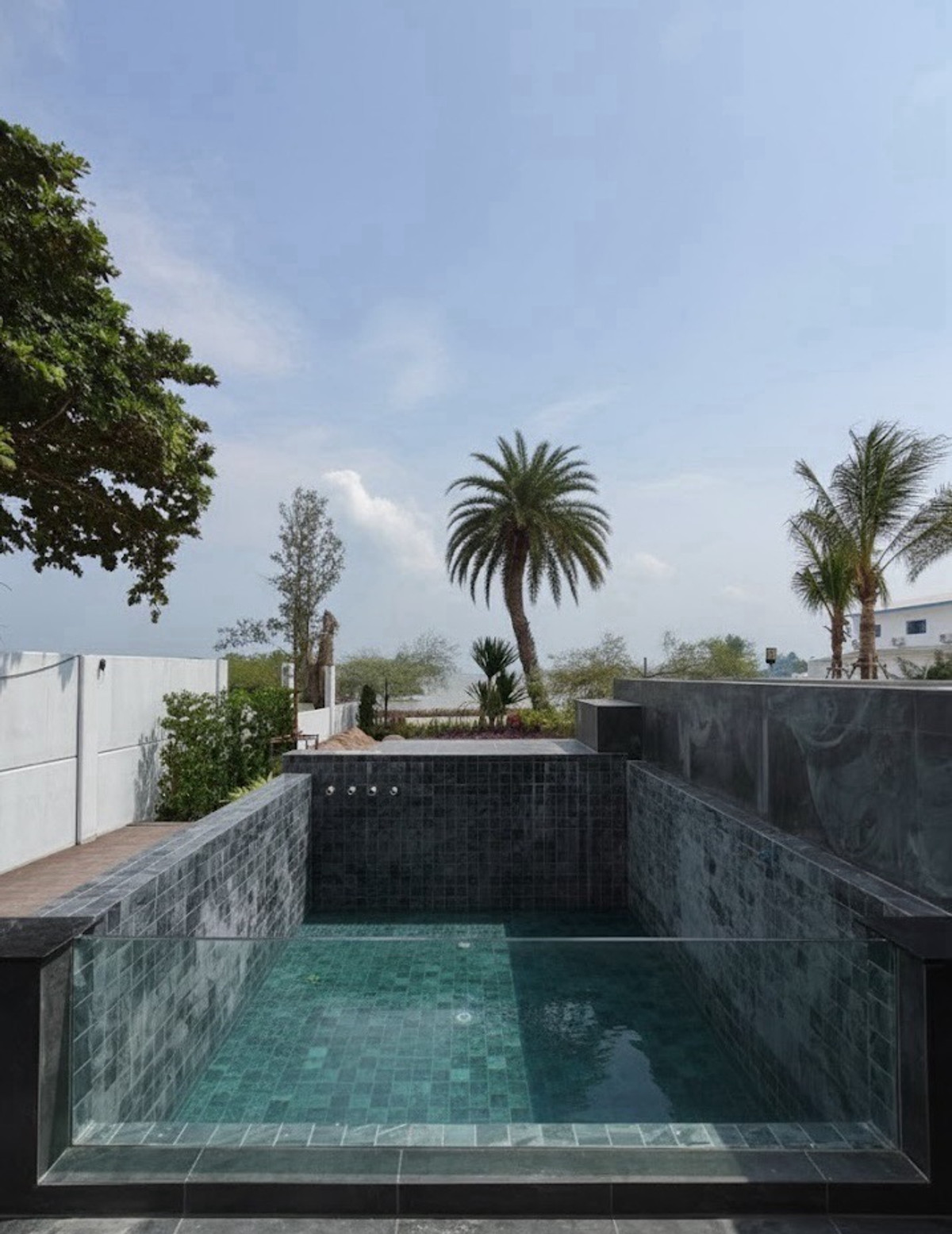 ขายทาวน์โฮมชะอำ เพชรบุรี : ขายบ้านติดทะเล เพชรบุรี | บ้านหน้าหาด| สระว่ายน้ำส่วนตัว| วิวทะเลแหวก | ใกล้หัวหิน