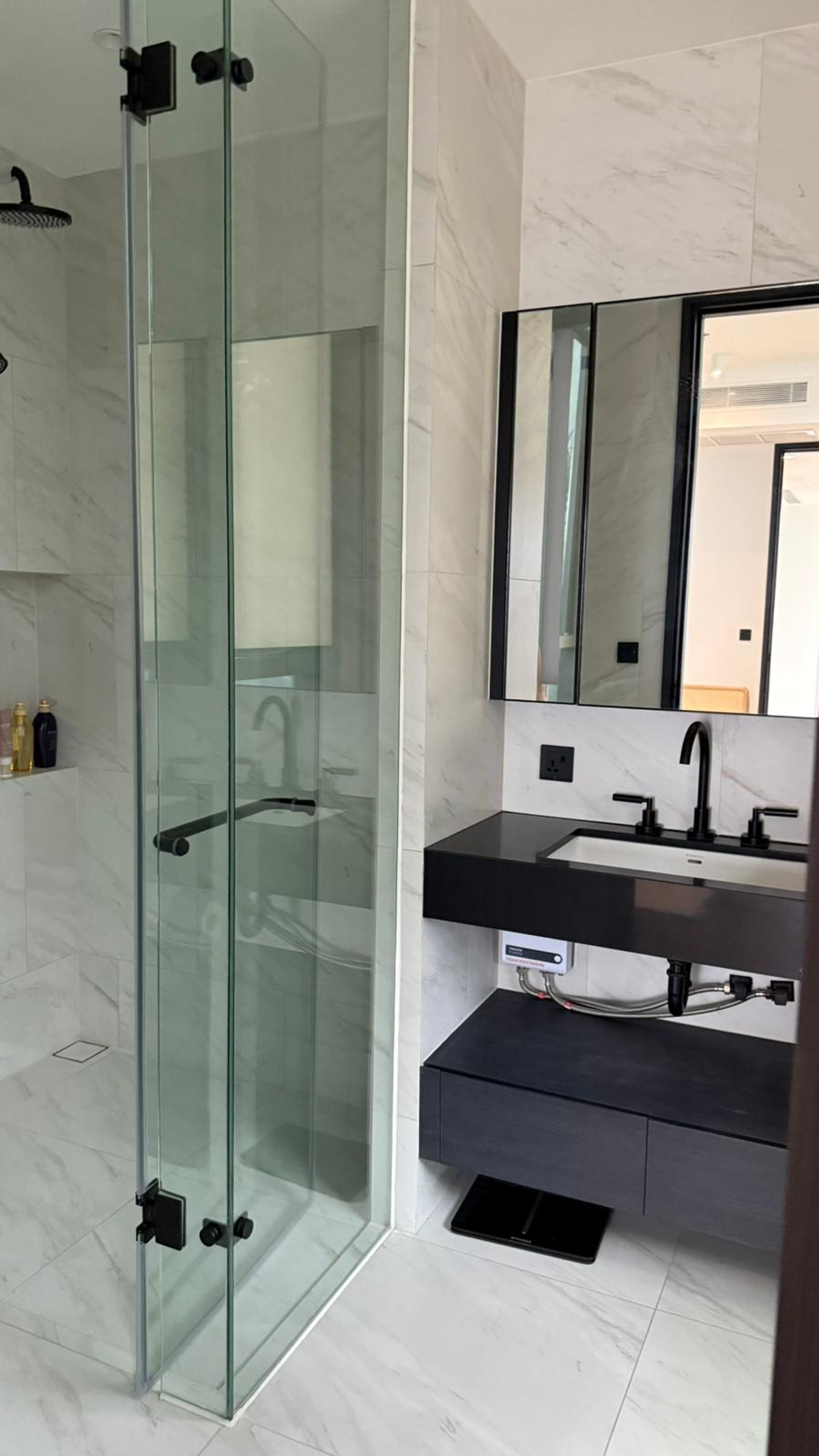 ขายคอนโดสาทร นราธิวาส :  2 ห้องนอนที่ Tait Sathorn 12 , Contact 062-496-6454