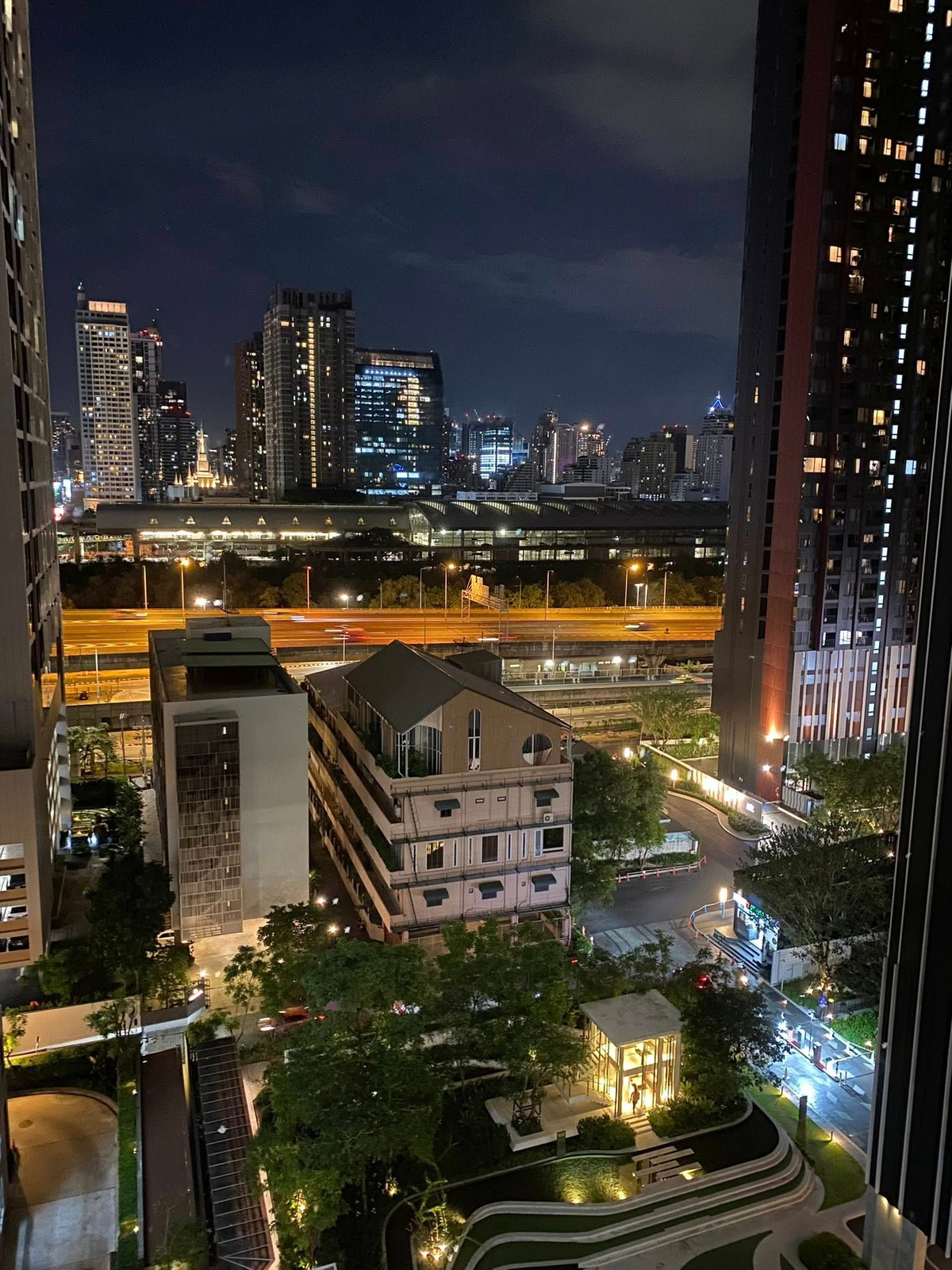 For SaleCondoRama9, Petchburi, RCA : Life Asoke - Rama 9 / Studio (FOR SALE), Life Asoke - Rama 9 / Studio (For Sale) TARN173