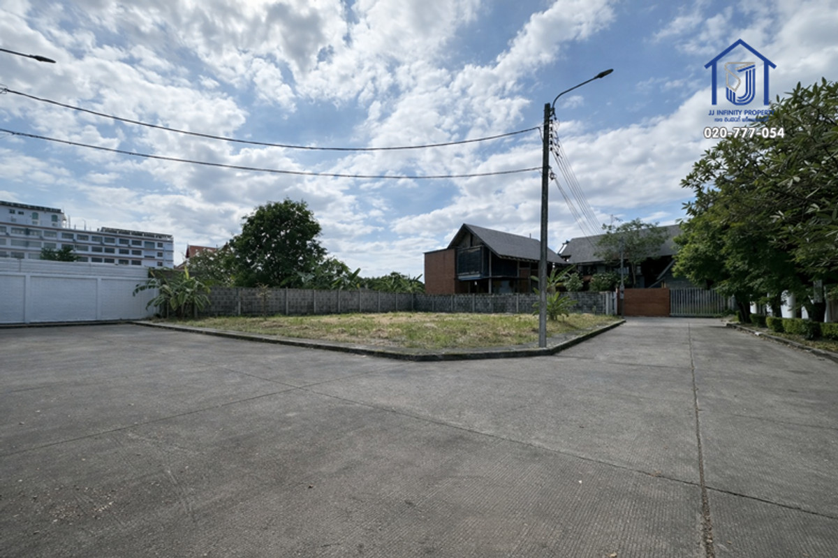 ขายที่ดินพัฒนาการ ศรีนครินทร์ : ขายที่ดินถมแล้ว หมู่บ้านปัญญา 165 ตารางวา แปลงมุม ซอยพัฒนาการ 30  ใกล้ Airport Link หัวหมาก–ทางด่วนศรีรัช