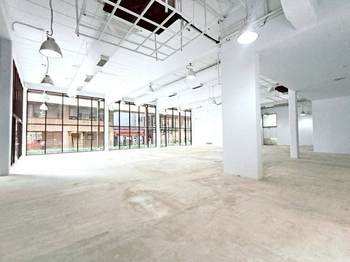 For RentRetail SpaceSukhumvit, Asoke, Thonglor : Rental space 334 square meters, ground floor G, Asoke, Sukhumvit area, near MRT and BTS, office areas, foreign workers, and shopping centers | Good location, has parking.